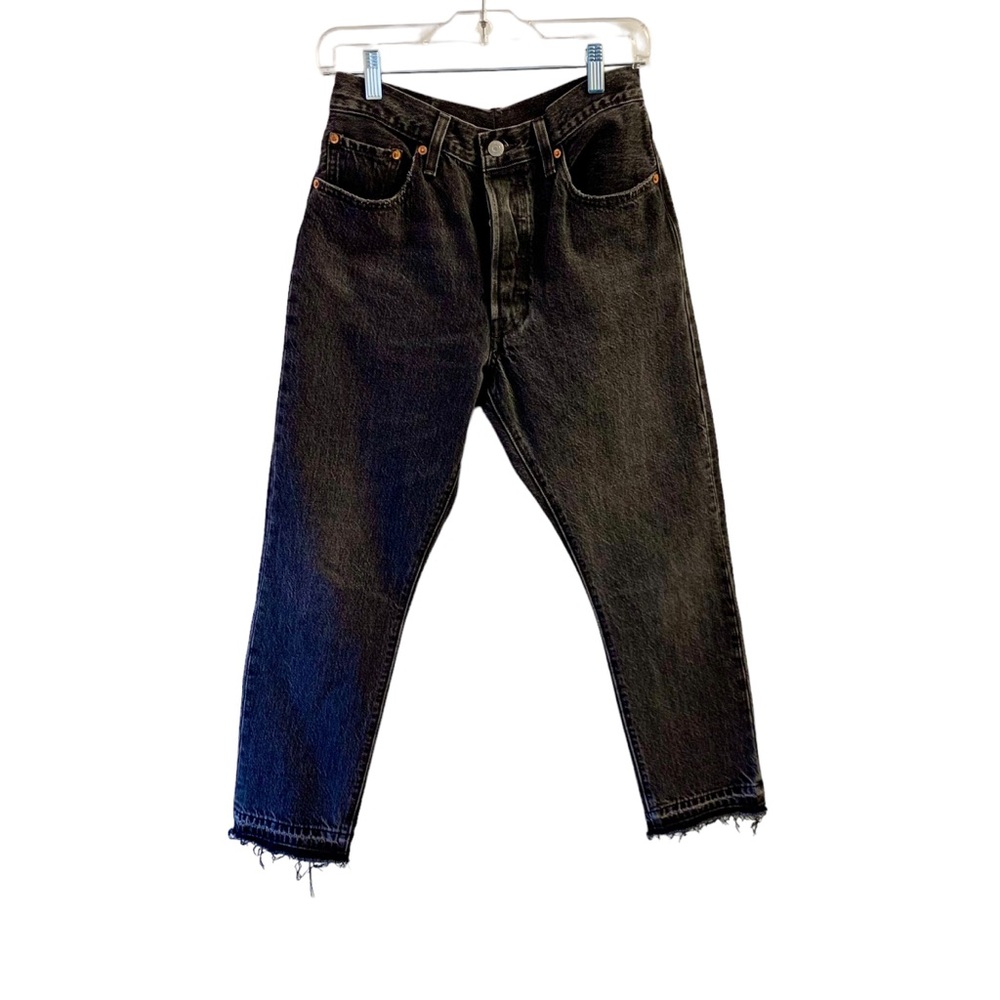 3/$25 Levi's 501 Button Fly Women's Raw Hem Black High Rise Crop Jeans (28 x 26)